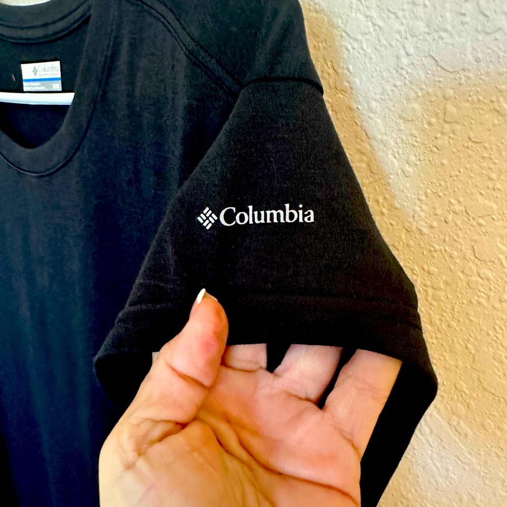 Women’s Columbia lightweight sports dress . Sz M